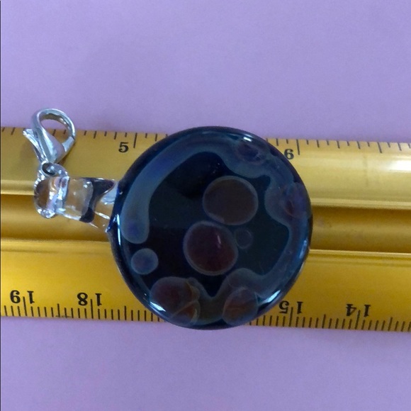 Handmade Glass Skull Pendant - Picture 4 of 6